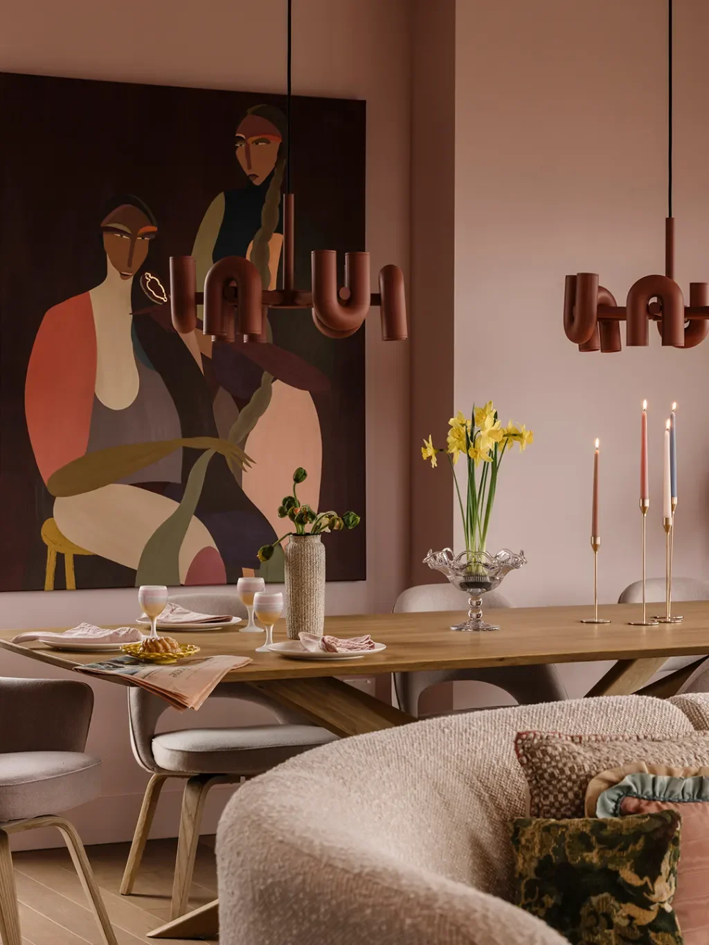 All-Over Pink as a Neutral: A Color-Drenched Vancouver Apartment Showcasing Benjamin Moore’s Amaryllis and Rose Lace