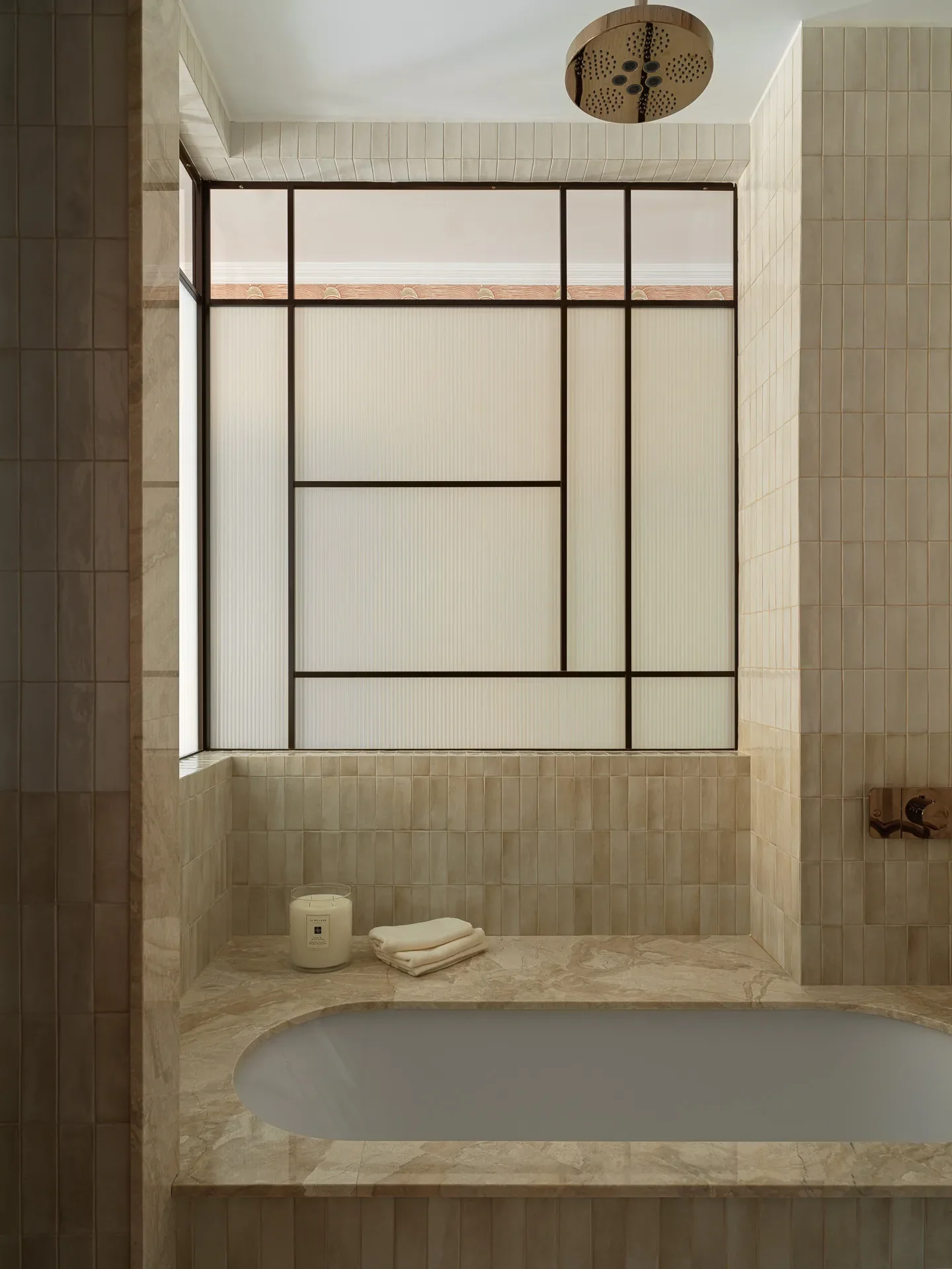 Wall tile, Équipe; Overhead shower,Axor. Sergey Krasyuk