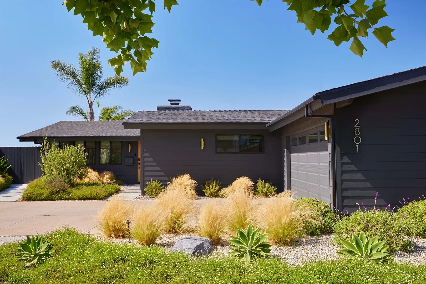 Expert-Selected Exterior Paint Colors: Professional Favorites for Curb Appeal and Architectural Character